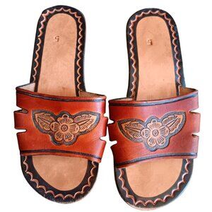 sz 5 Vintage Womens Leather Slide Sandals Floral Tooled Mexico Hippy Mom 1970's